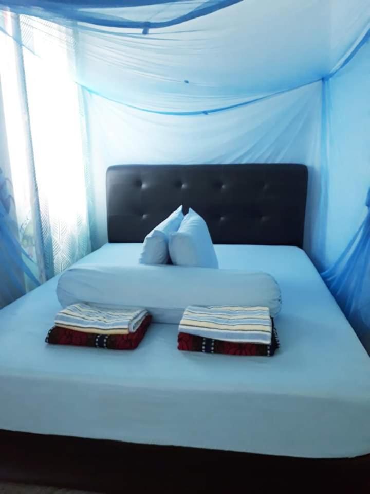 Tahan Guest House Kuala Tahan Habitación foto